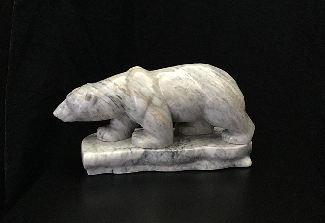 ‘Perseverance’, l’ orso polare di marmo