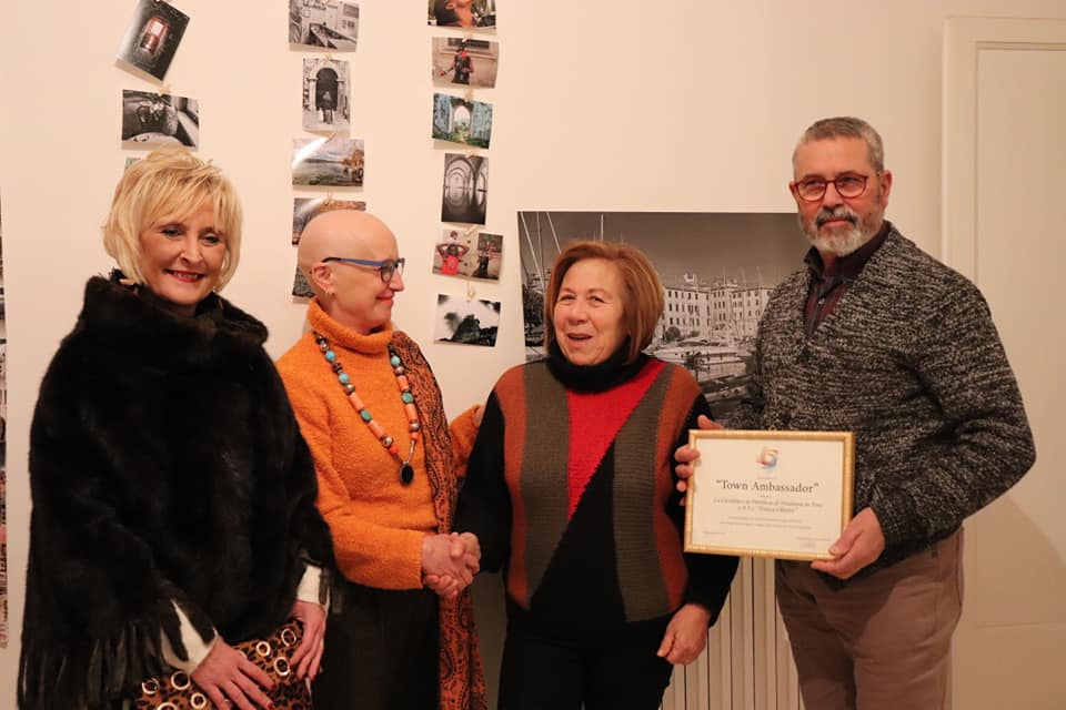 Gen 25: Premio Town Ambassador presentato all'associazione di fotografi Franco Olivetti 