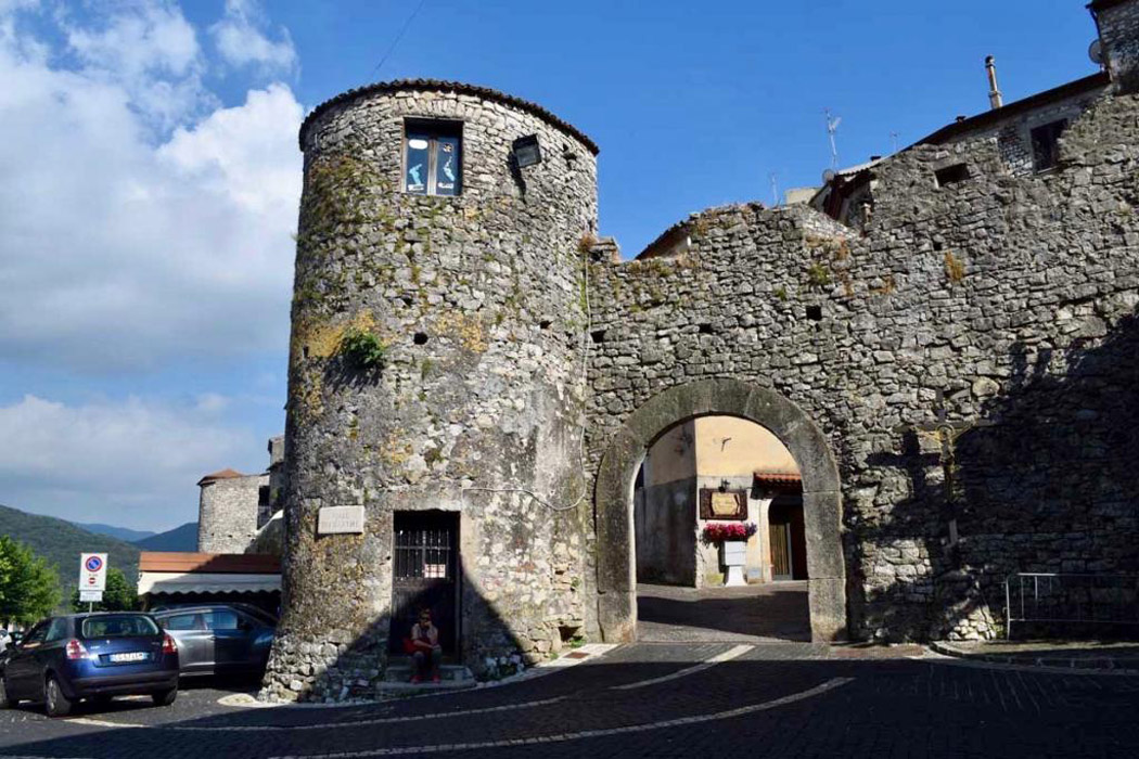 3 June: Radio Radio features Bassiano on its “Amico Comune” series