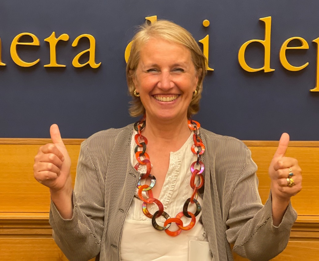 Felicita Back Home arrives at the Italian Parliament.