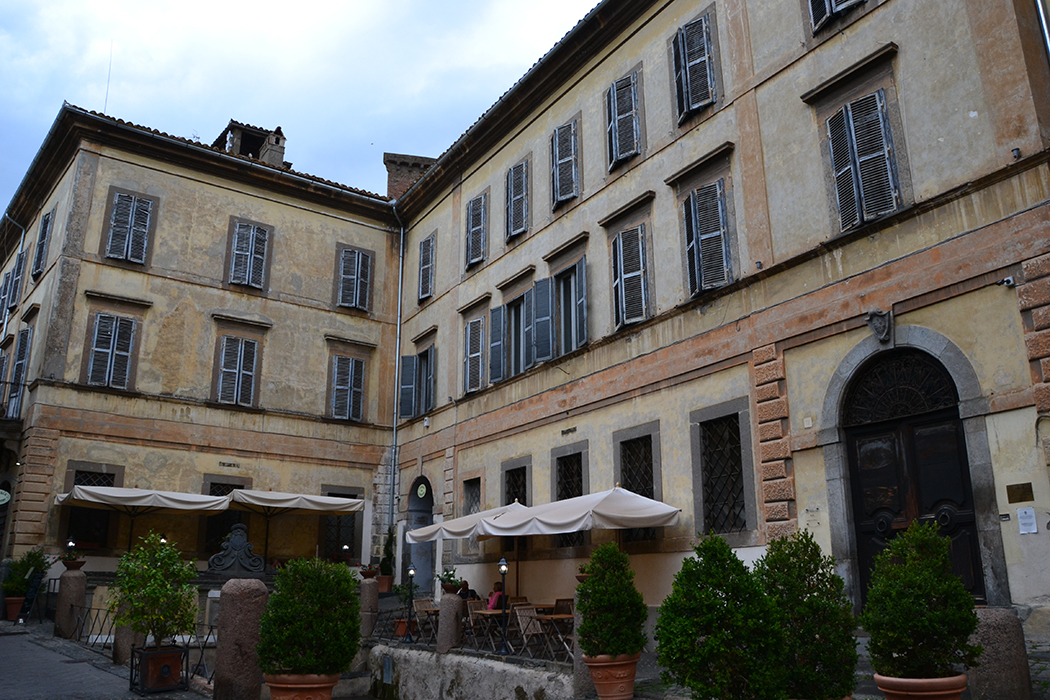 Bolsena. Palazzo Cozza Caposavi o Palazzo del Drago