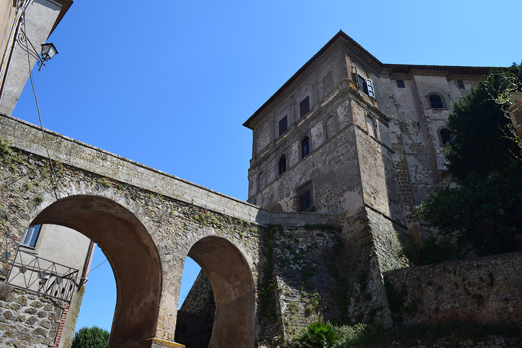Capodimonte. Rocca Farnese