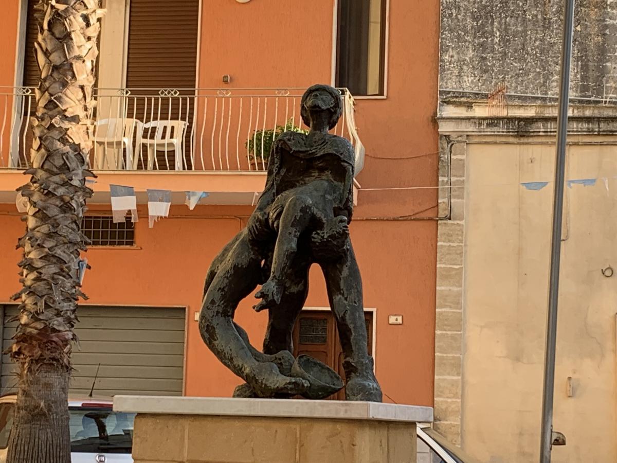 Cellino San Marco. Monumento dei caduti