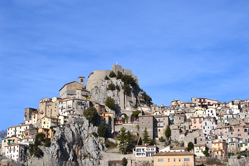 Cervara di Roma. La Rocca di Cervara di Roma