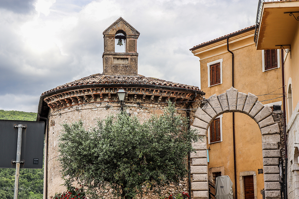 Cottanello. Porta del Regno