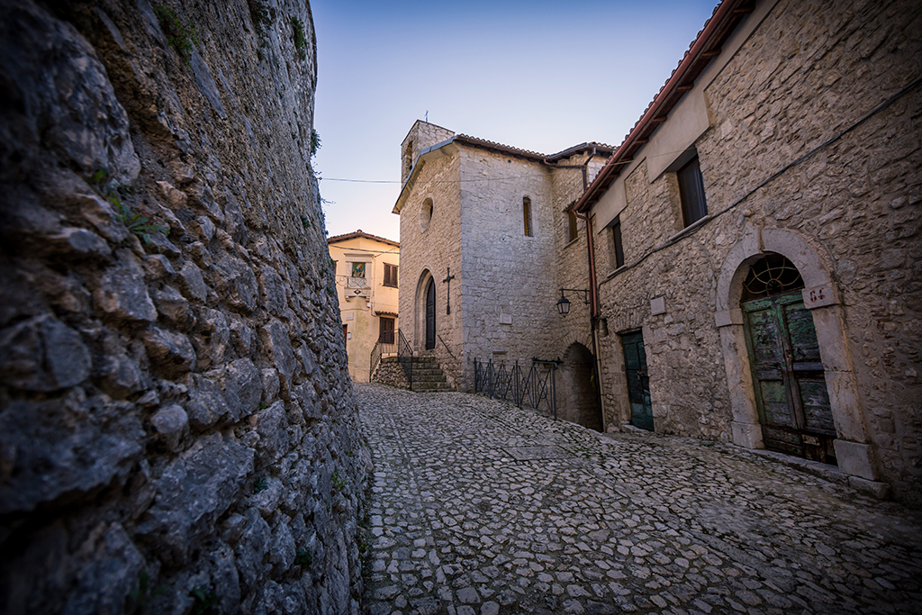 Fumone- Chiesa di San Gaugerico by Alberto Bevere
