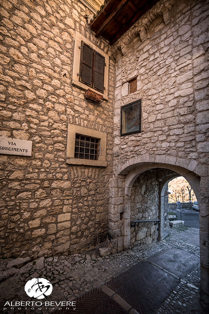 Fumone- Porta Romana interno by Alberto Bevere
