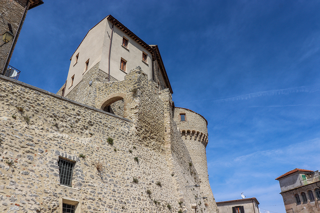 Frasso Sabino. Castello Sforza Cesarini