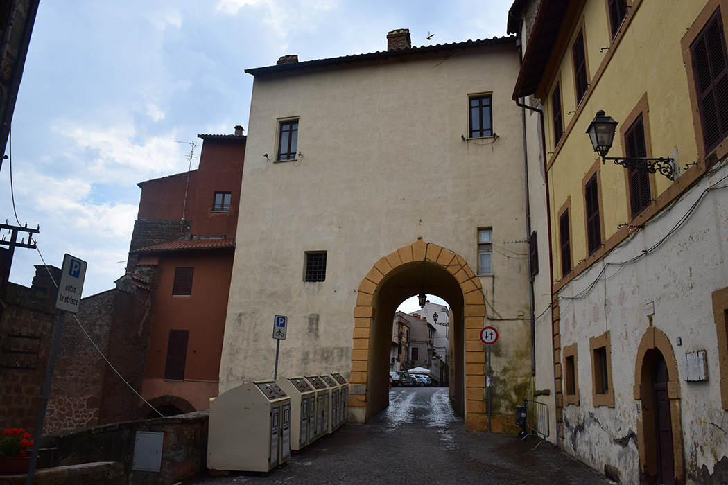 Gallicano nel Lazio. Porta del Castello
