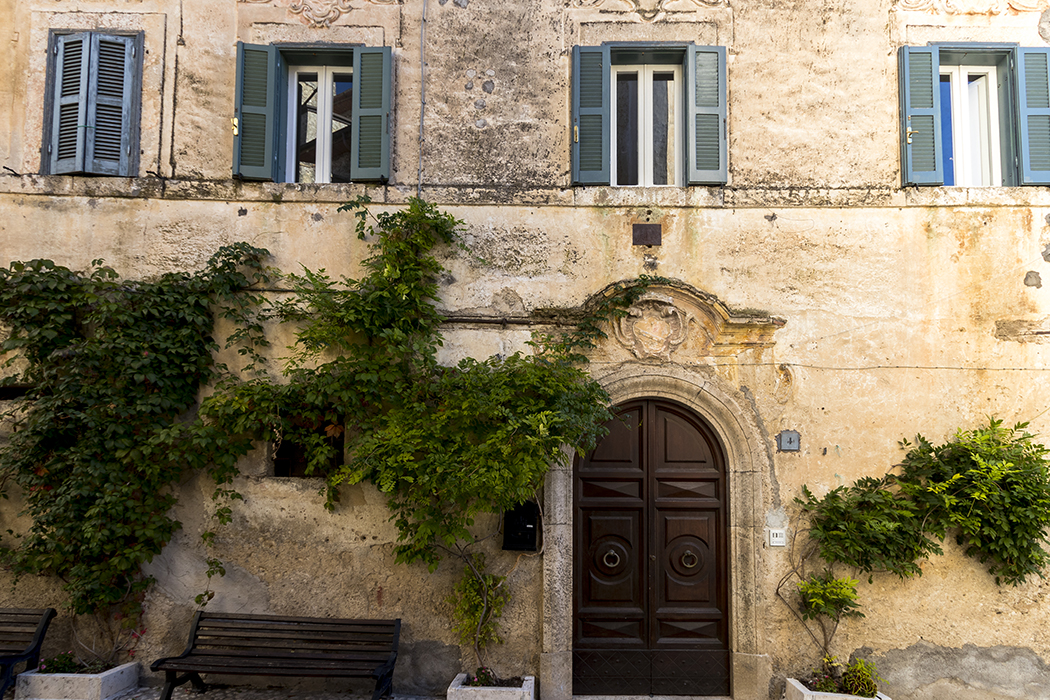 Fontechiari. Palazzo Paradisi