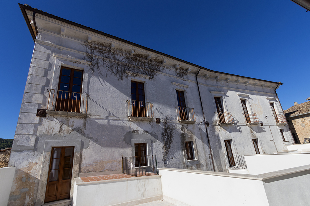 Fontechiari. Palazzo Agostini