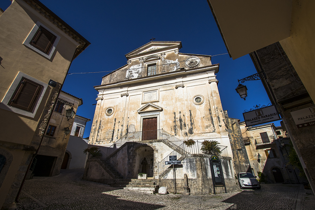 Fontechiari. Chiesa di San Giovanni Battista e San Giovanni Evangelista