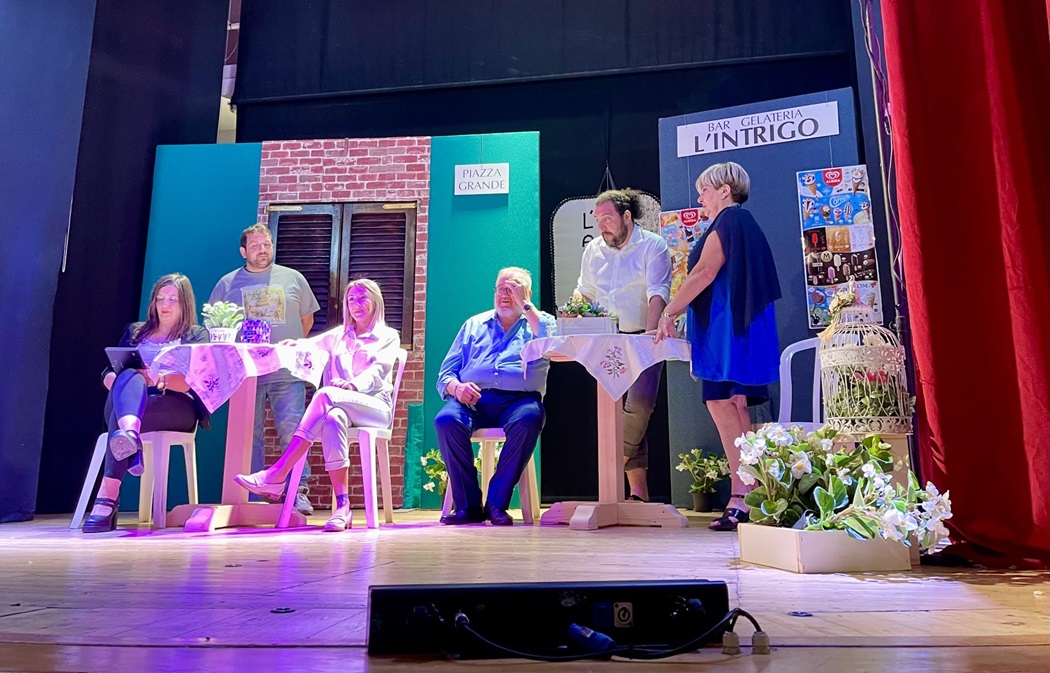 Actors' Roars Theatre Award