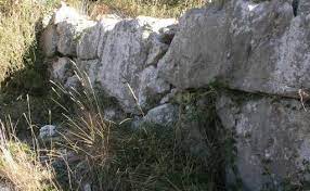 Mura megalitiche
