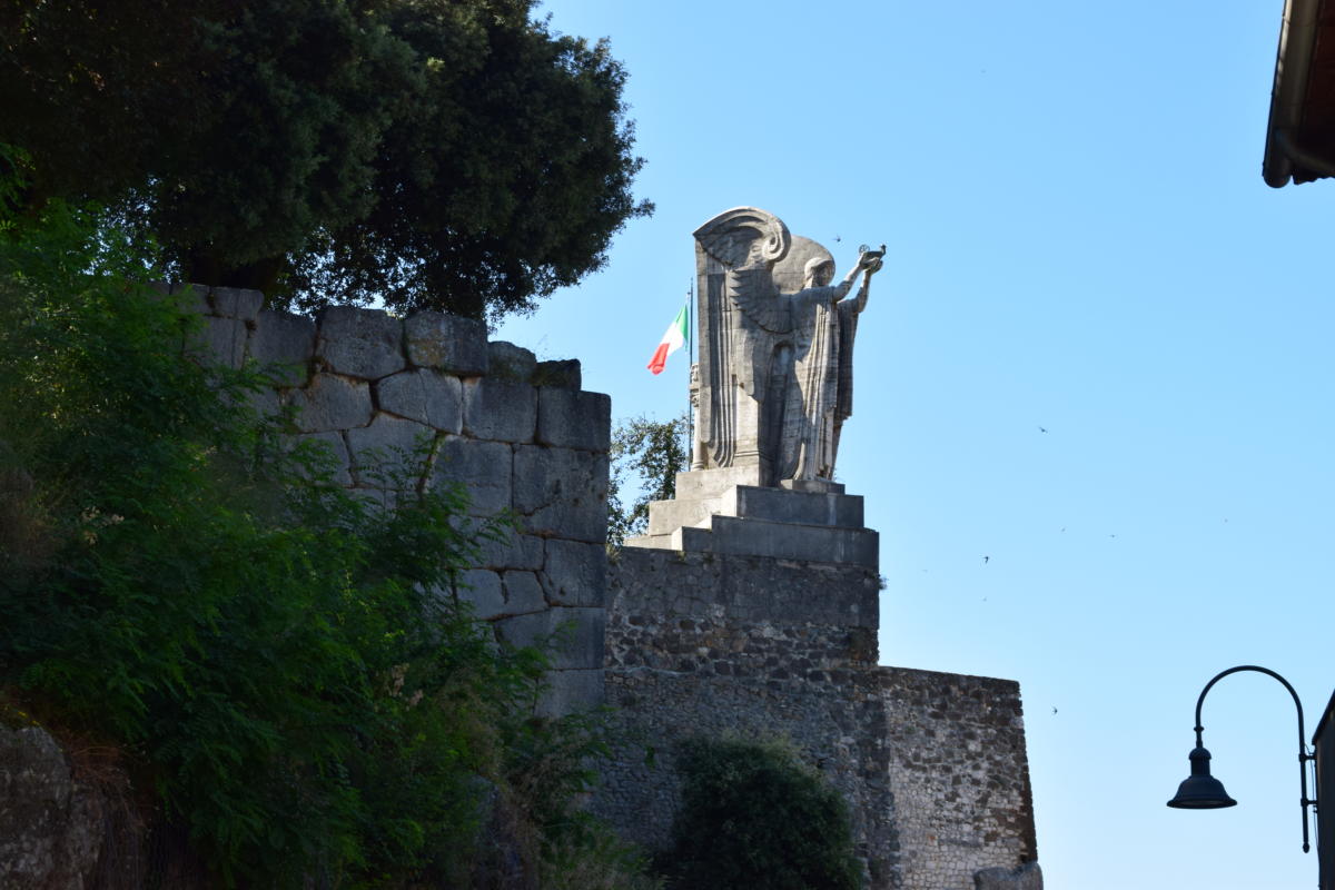 Cori. Monumento ai caduti