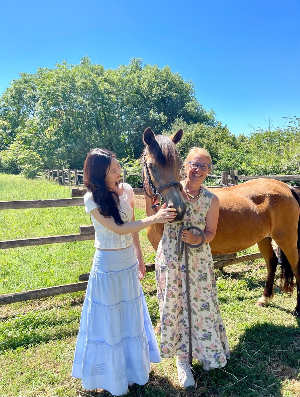 Jennie delle Black Pink a Paliano presso Donna Vittori - Borgo agricolo