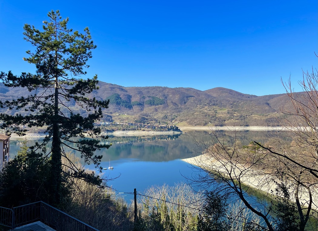 Colle di Tora Lago del Turano