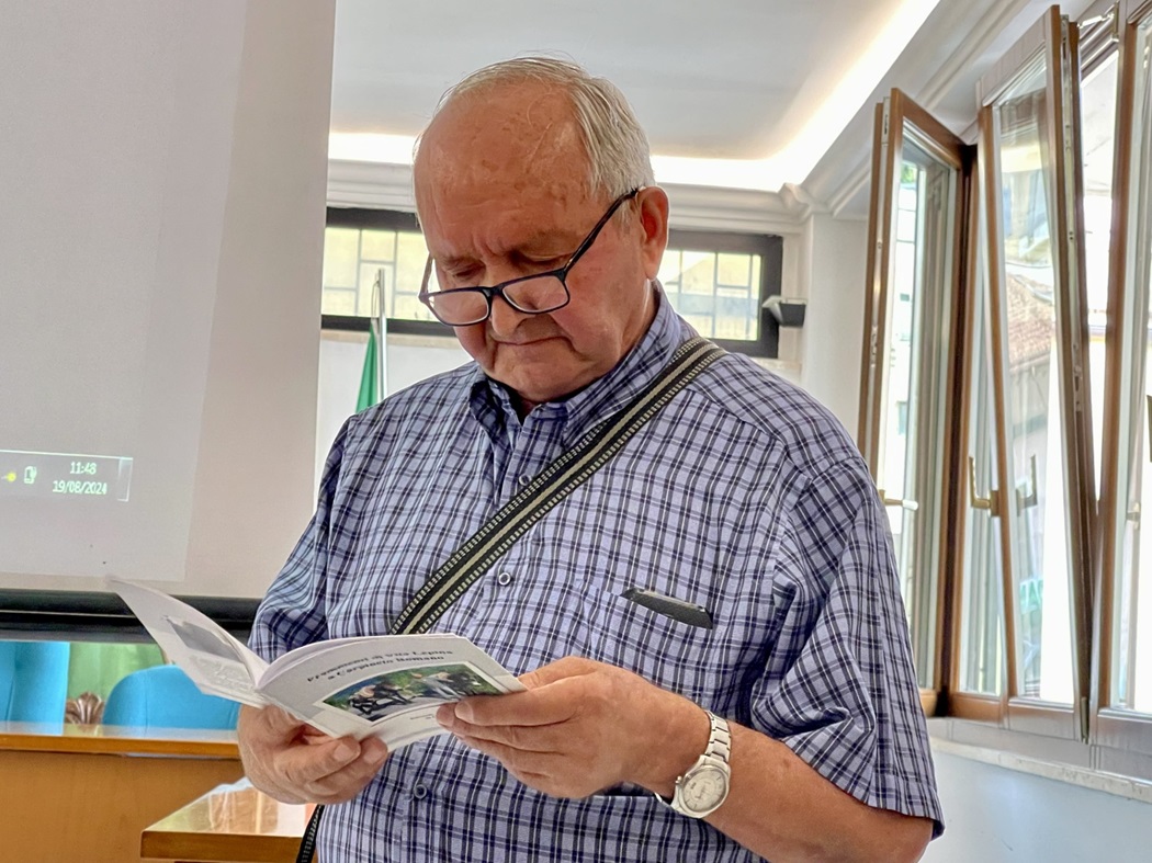 Consegna della Pergamena a Fiorella Lepre Town Ambassador di Carpineto