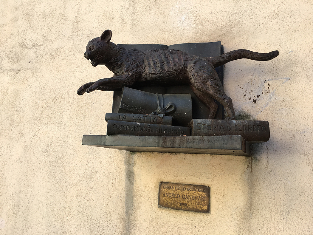 Cerreto Laziale Scultura gatta