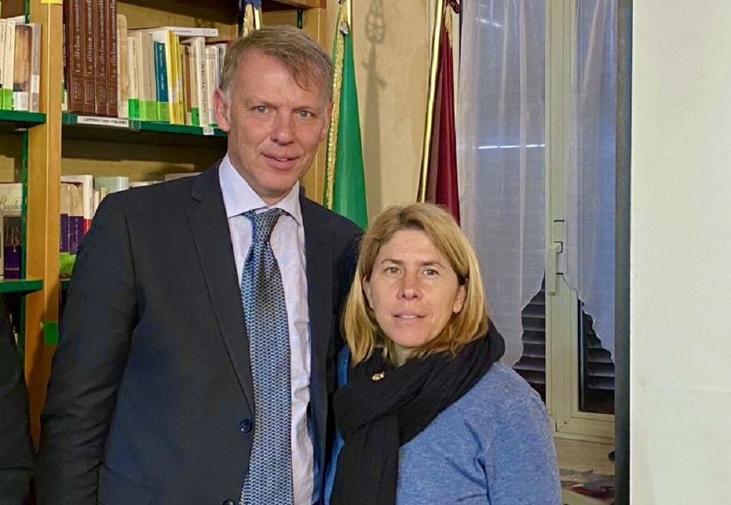 Alessia Pieretti and the mayor of Ciciliano