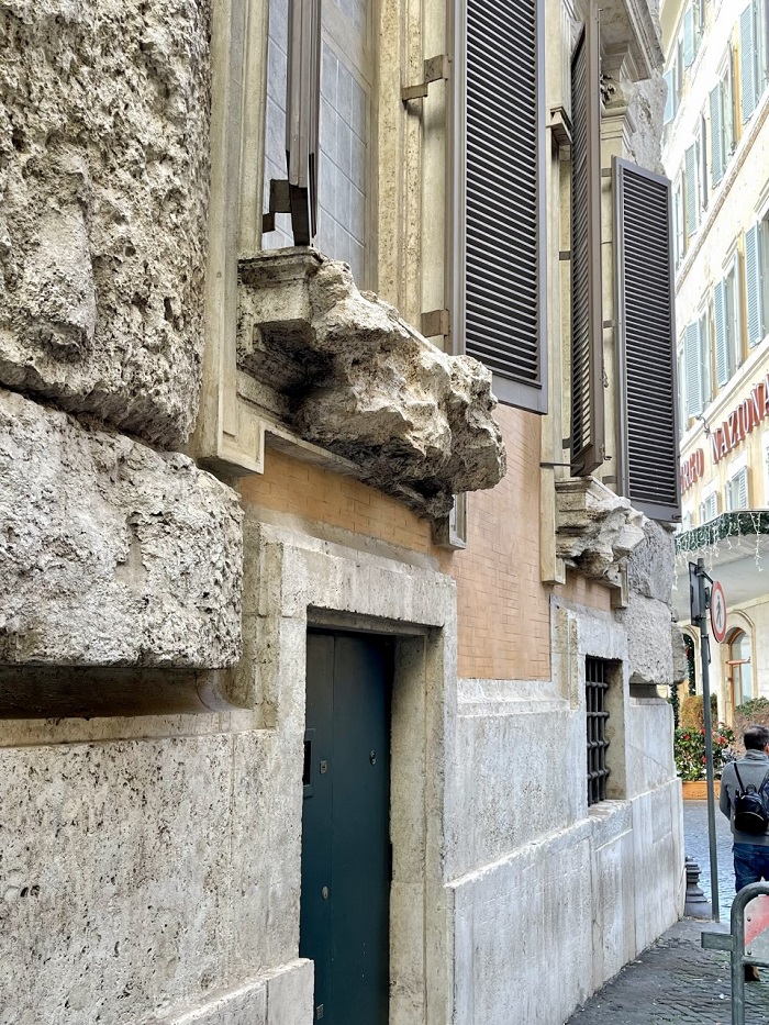 The windowsill of the press room of Montecitorio