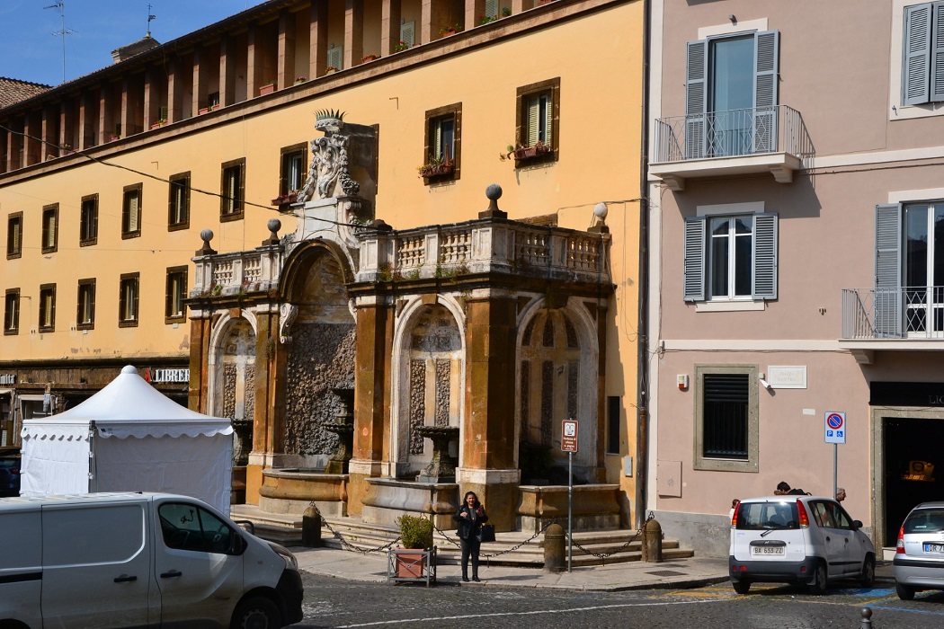 Fontana di Piazza San Pietro