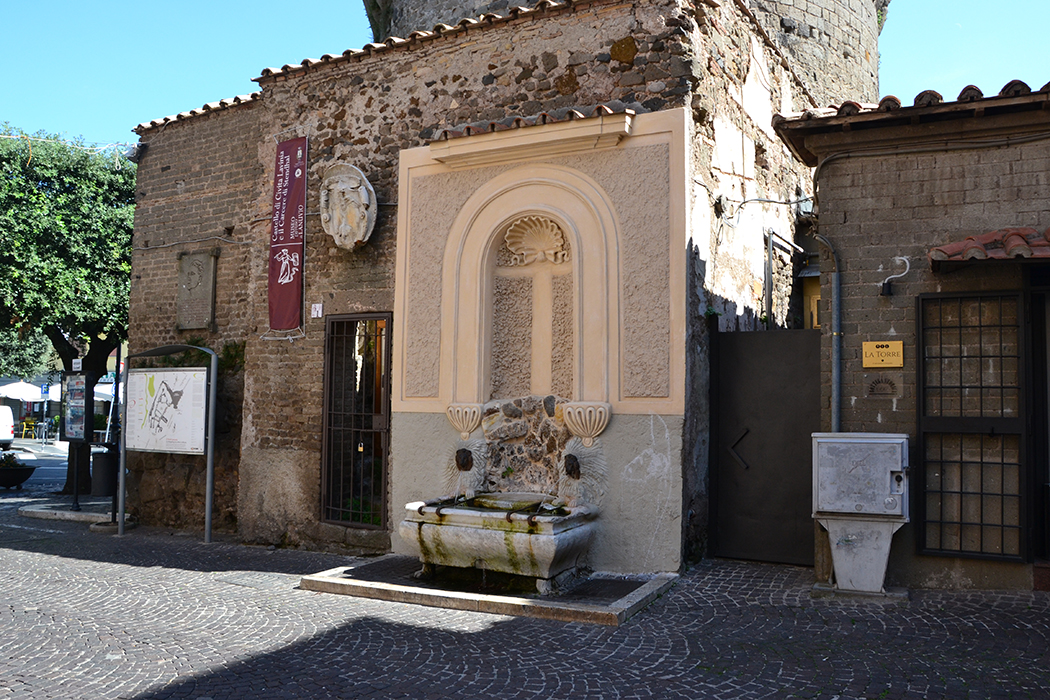 Lanuvio. Fontana di Piazza Mazzini