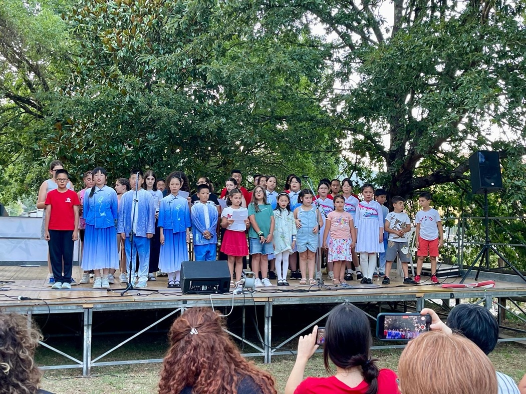 Strani turisti cinesi a Montelanico