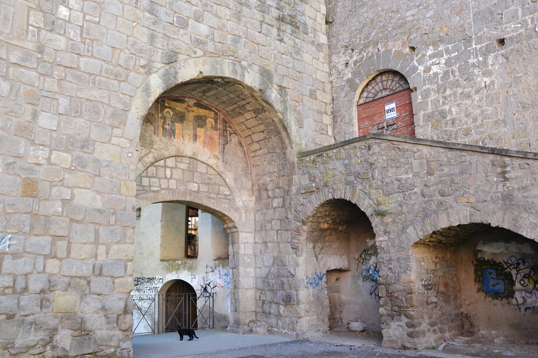 Porta di San Leonardo, Porta del Crocifisso o Porta Vallia