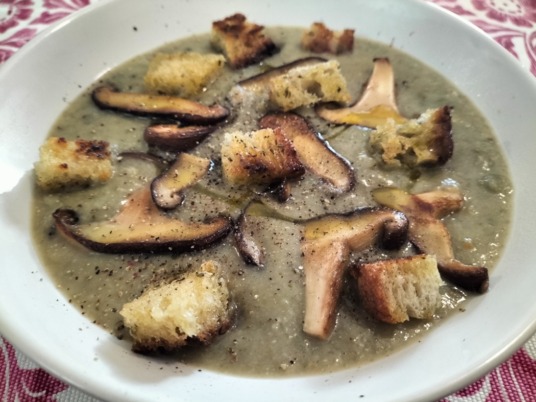 Crema di fagioli con funghi