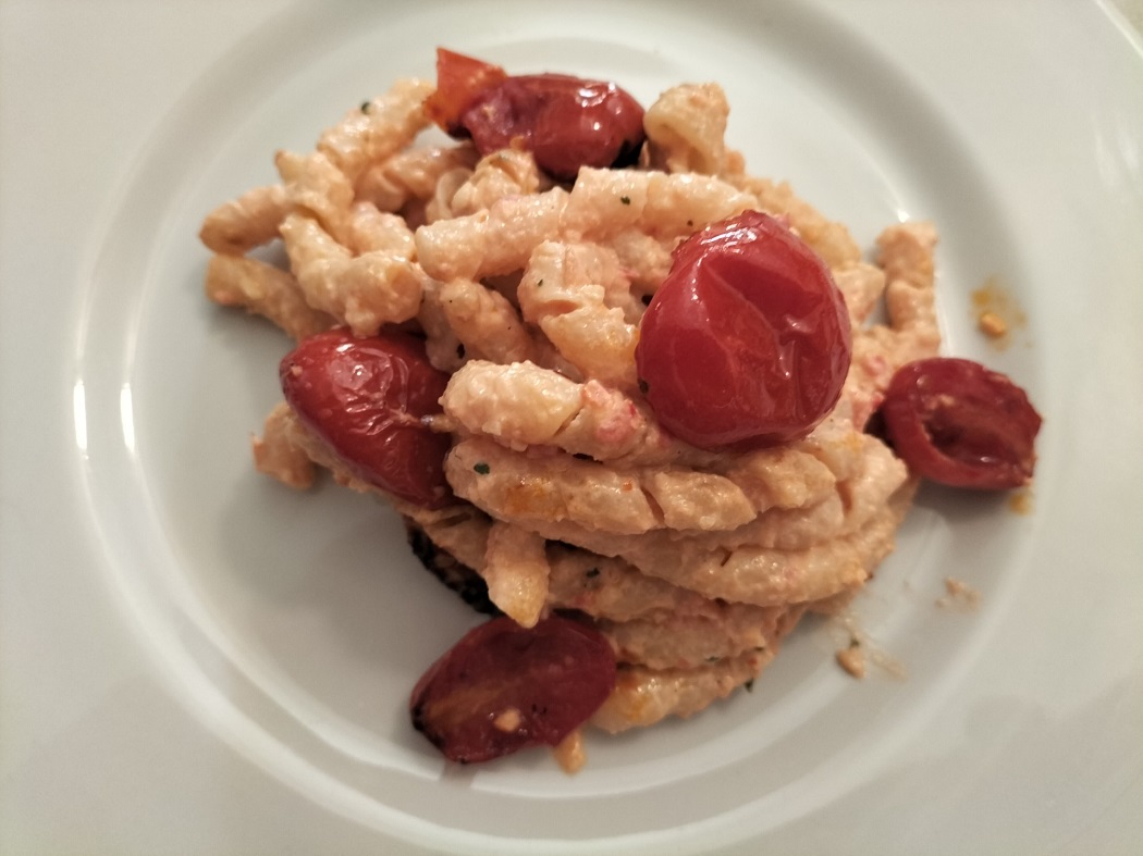 Busiate con pesto siciliano e datterini confit 