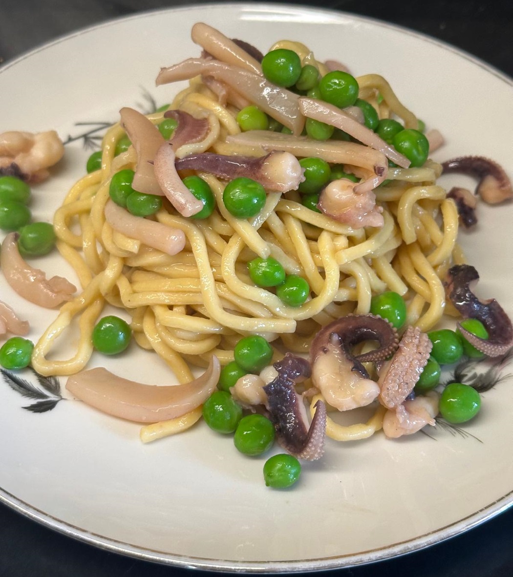 Cuttlefish with peas