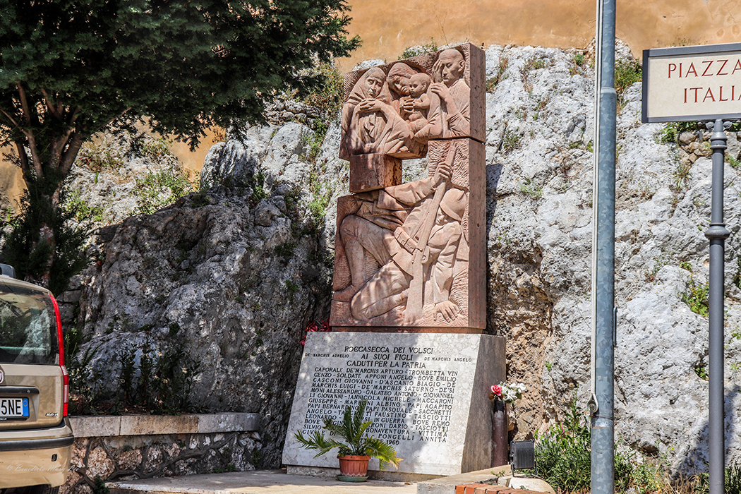 Roccasecca dei Volsci. Monumento ai caduti