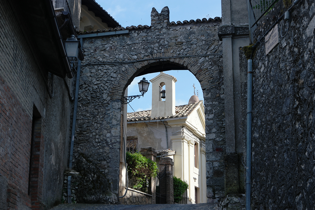 Bellegra. Porta Romana con Bottino