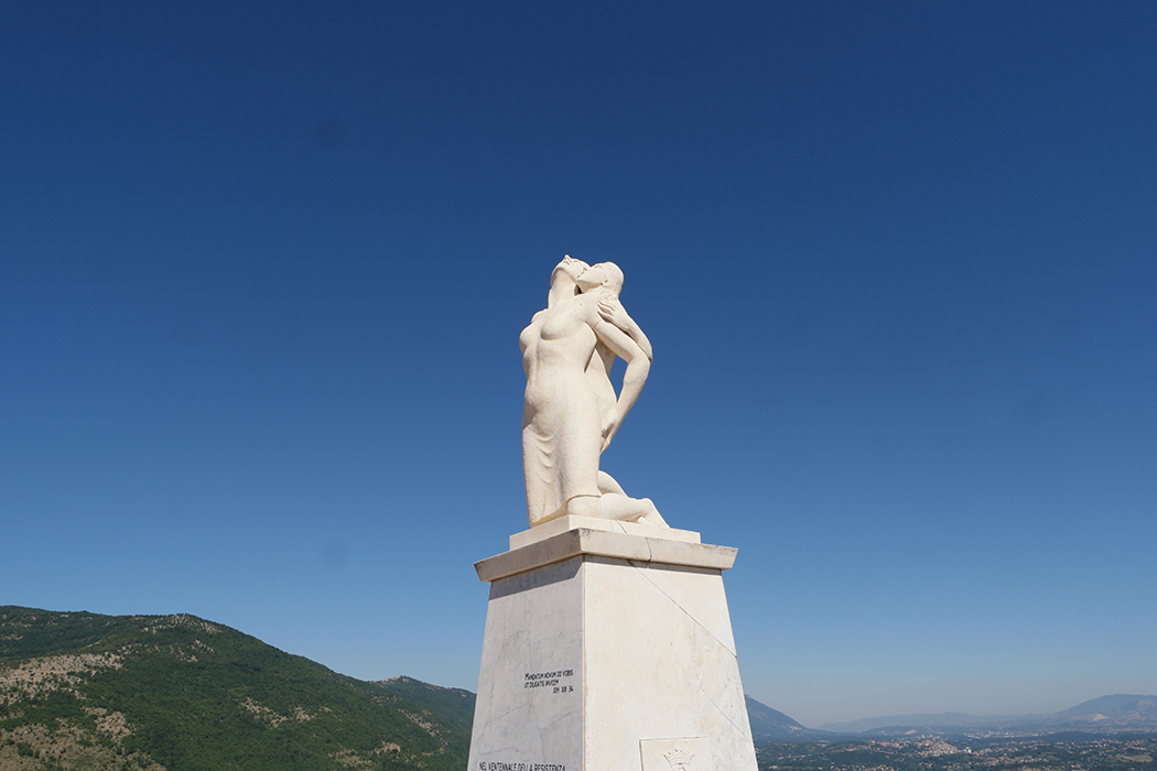 Castro dei Voslci- Monumento alla Mamma Ciociara by Bettiol