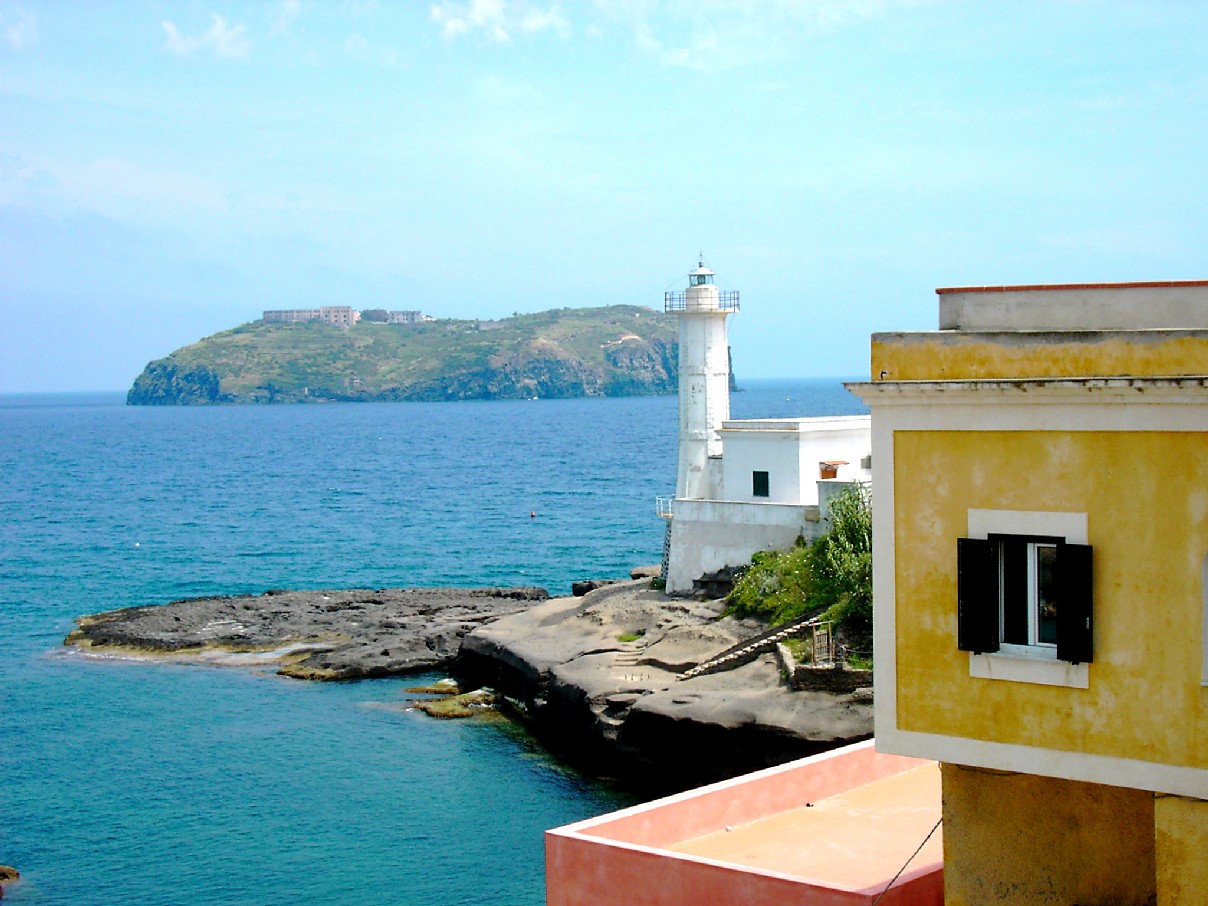 Ventotene. Faro