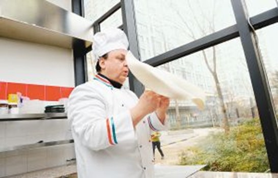 Alessio pizzaiolo a Xi'an