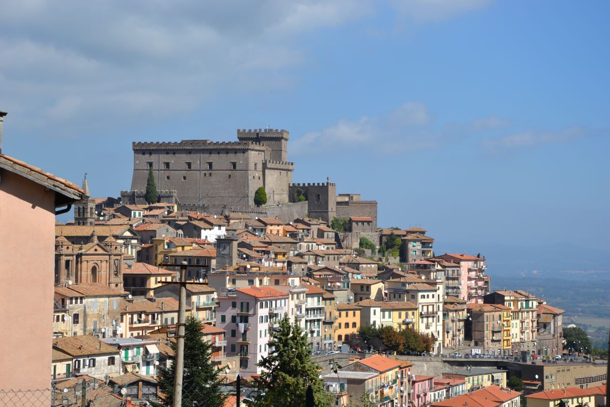 11 Giu: con Soriano nel Cimino a Radio Radio con “Amico Comune”