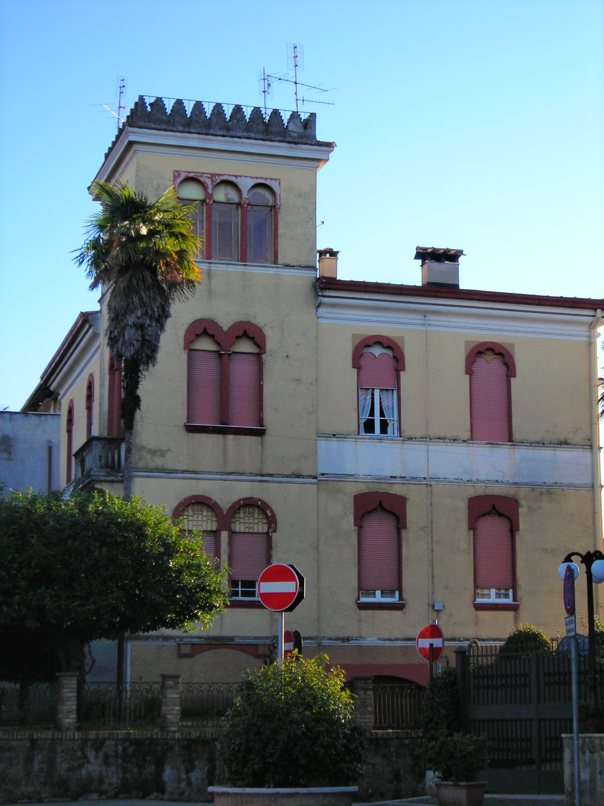 Cave- VILLINO IDA MATTEI by Giuseppe Mosetti