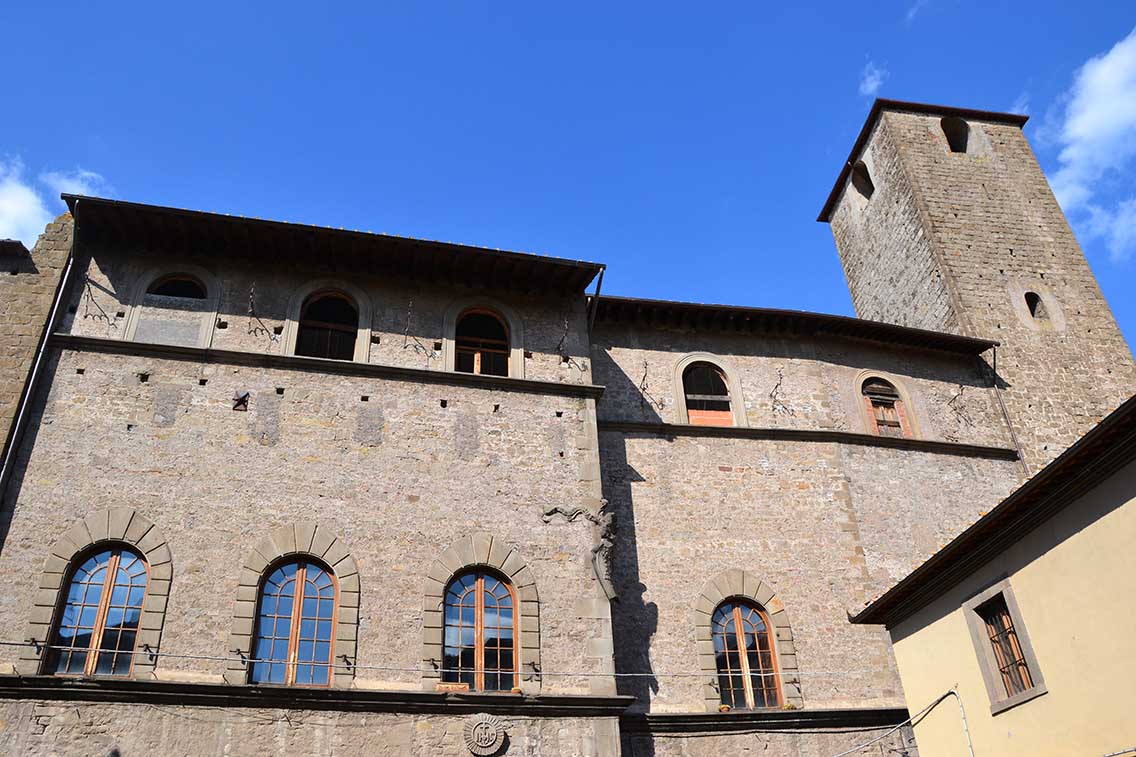 Viterbo. Palazzo Chigi