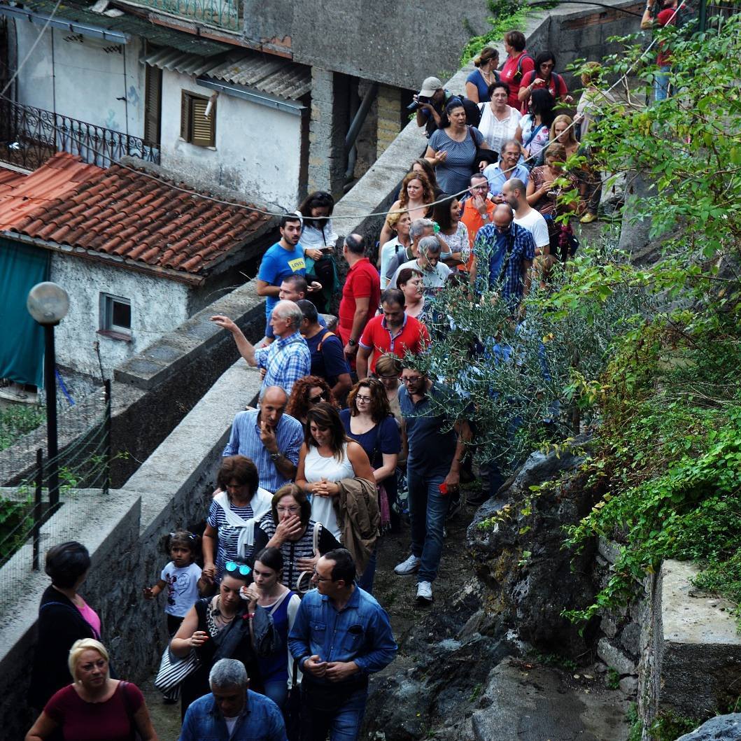 L’esperienza di un viaggio con una guida turistica