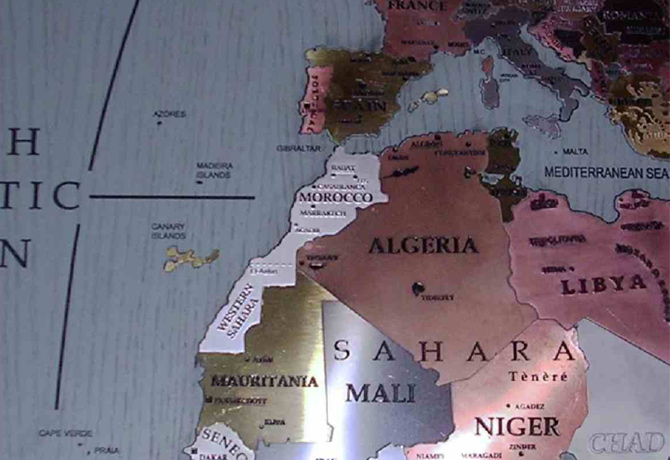 Per l’ufficio elegante: eleganti planisferi di arte e tecnologia