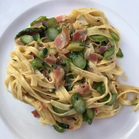Fontechiari. Tagliatelle con Ricotta, Pancetta e Asparagi